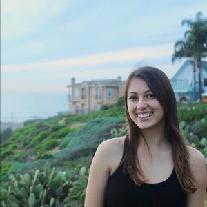 Meet your Posher, Alexis